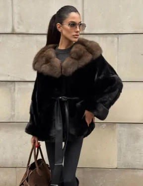 Шуба автоледи из норки Black с потайным поясом и капюшоном из меха куницы