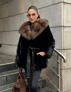 Шуба автоледи из норки Black с потайным поясом и капюшоном из меха куницы