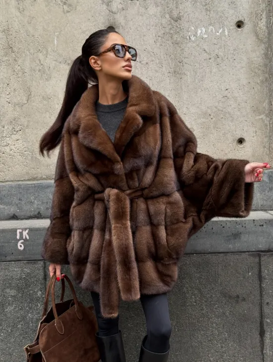 Полушубок из меха норки Brown Velvet, английский воротник фасон - летучая мышь