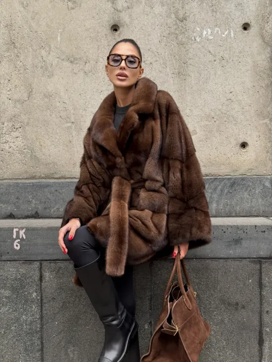 Полушубок из меха норки Brown Velvet, английский воротник фасон - летучая мышь