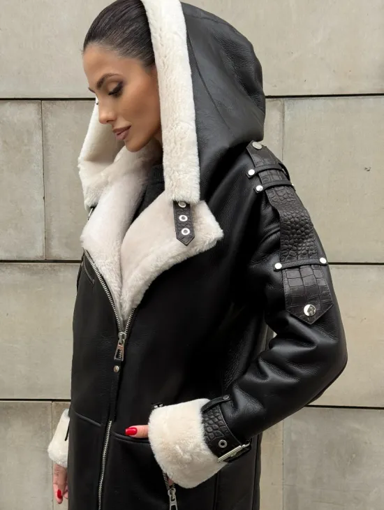 Черная удлиненная дубленка авиатор  с капюшоном на белой овчине