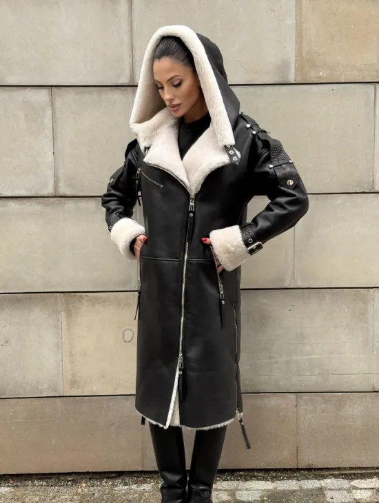 Черная удлиненная дубленка авиатор  с капюшоном на белой овчине