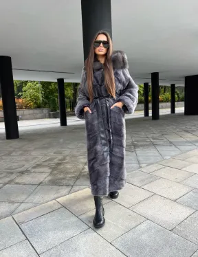 Шуба из аукционной норки с капюшоном куница цвет графит-хамелеон