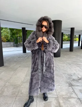 Шуба из аукционной норки с капюшоном куница цвет графит-хамелеон