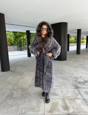 Шуба из аукционной норки с капюшоном куница цвет графит-хамелеон