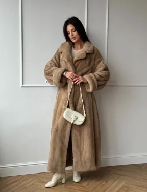 Длинная модная шуба кимоно из меха скандинавской норки со шлицей