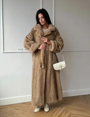 Длинная модная шуба кимоно из меха скандинавской норки со шлицей