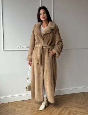 Длинная модная шуба кимоно из меха скандинавской норки со шлицей