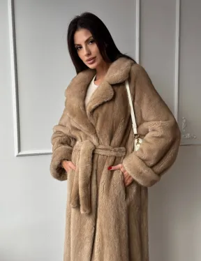 Длинная модная шуба кимоно из меха скандинавской норки со шлицей