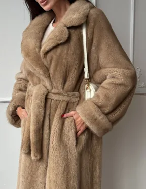 Длинная модная шуба кимоно из меха скандинавской норки со шлицей