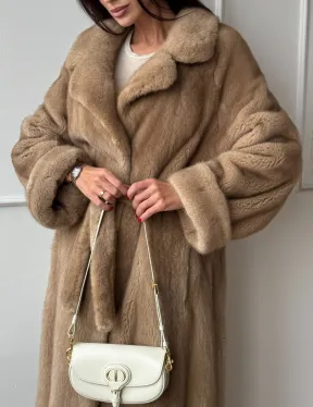 Длинная модная шуба кимоно из меха скандинавской норки со шлицей