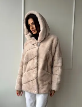 Меховая куртка - шуба из меха норки с капюшоном в цвете пудра