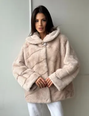 Меховая куртка - шуба из меха норки с капюшоном в цвете пудра