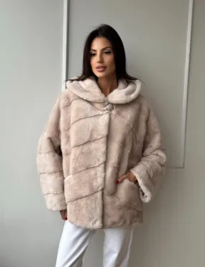Меховая куртка - шуба из меха норки с капюшоном в цвете пудра