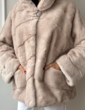 Меховая куртка - шуба из меха норки с капюшоном в цвете пудра
