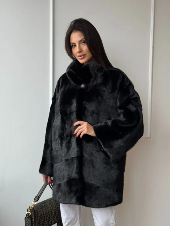 Черный полушубок из натурального меха, стойка воротник