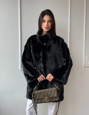 Черный полушубок из натурального меха, стойка воротник