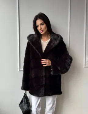 Меховая шубка с капюшоном из аукционной норки в цвете уголь