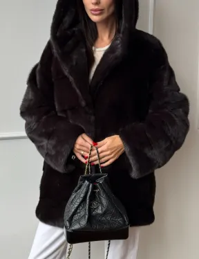 Меховая шубка с капюшоном из аукционной норки в цвете уголь