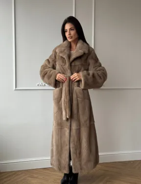 Длинная шуба прямого кроя из меха североамериканской норки с боковыми шлицами