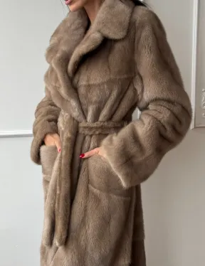 Длинная шуба прямого кроя из меха североамериканской норки с боковыми шлицами