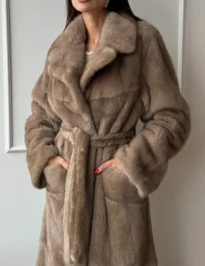 Длинная шуба прямого кроя из меха североамериканской норки с боковыми шлицами