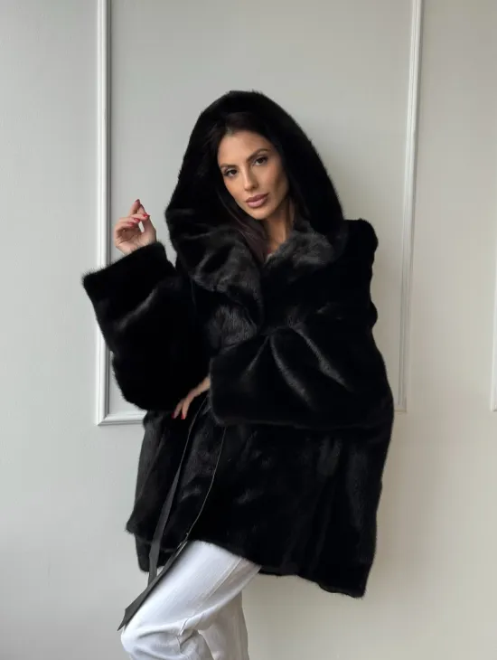 Летучая мышь шуба из черной норки с меховым капюшоном - оверсайз