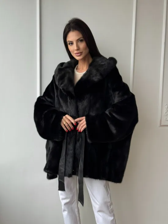 Летучая мышь шуба из черной норки с меховым капюшоном - оверсайз