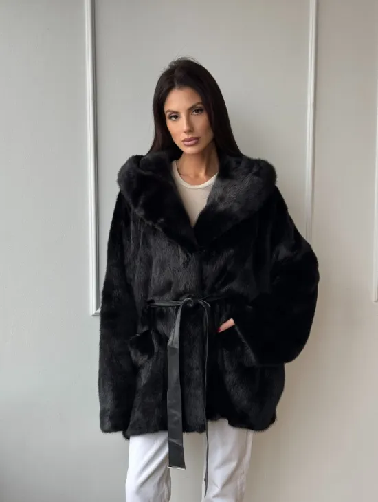 Летучая мышь шуба из черной норки с меховым капюшоном - оверсайз