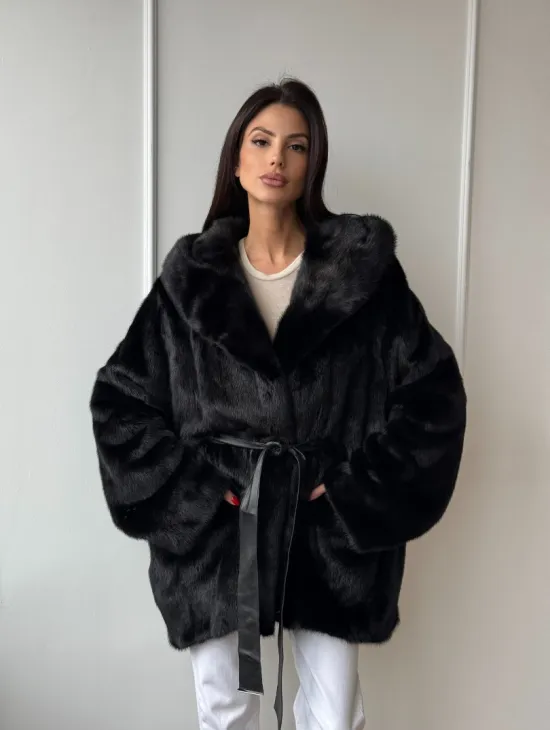 Летучая мышь шуба из черной норки с меховым капюшоном - оверсайз