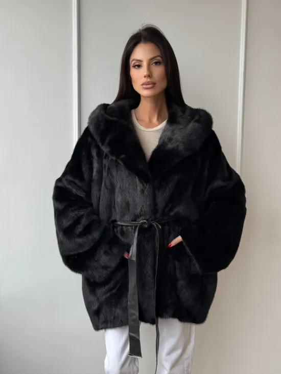 Летучая мышь шуба из черной норки с меховым капюшоном - оверсайз