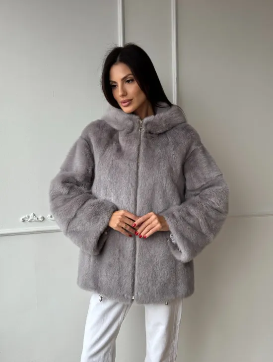 Женский меховой бомбер из аукционной норки с капюшоном  на молнии