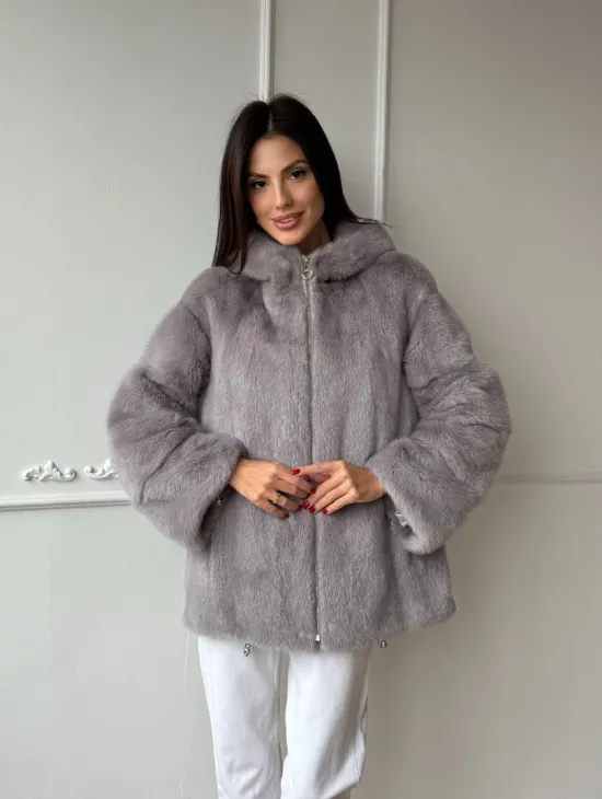 Женский меховой бомбер из аукционной норки с капюшоном  на молнии