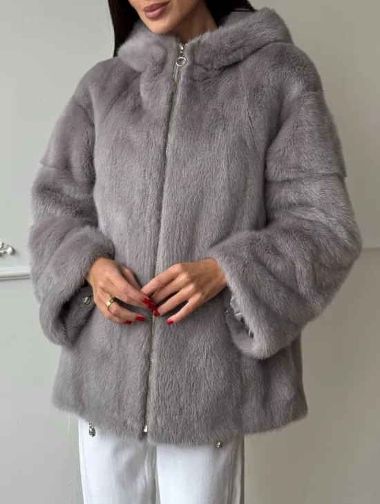Женский меховой бомбер из аукционной норки с капюшоном  на молнии