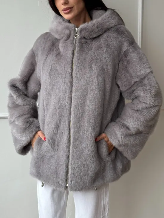 Женский меховой бомбер из аукционной норки с капюшоном  на молнии