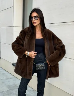 Стильная шубка из меха норки SAGA FURS  в цвете соболь