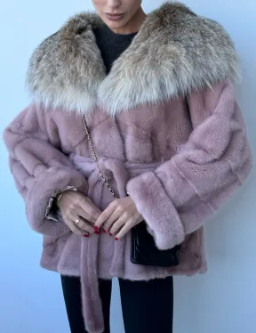 Шуба из норки Pink с капюшоном из меха рыси и манжетами на рукавах