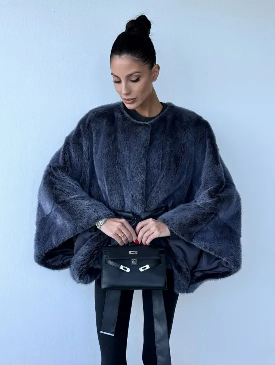 Женское меховое манто - шуба из норки с круглым вырезом, модель  «Летучая мышь»