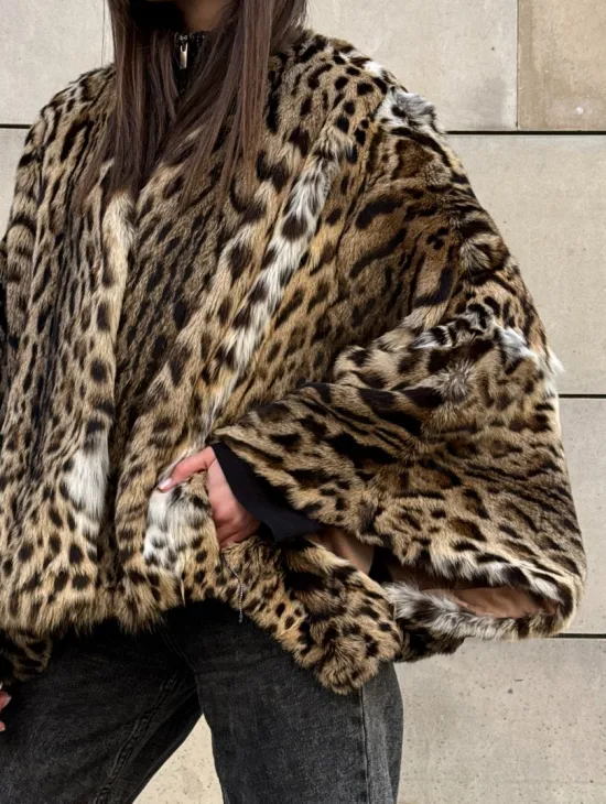 Женское манто из меха оцелота с потайным поясом - модель «Летучая мышь»
