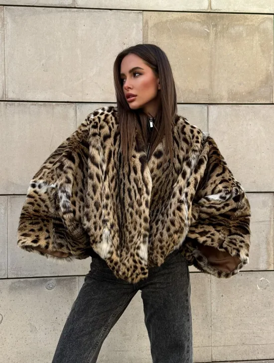 Женское манто из меха оцелота с потайным поясом - модель «Летучая мышь»