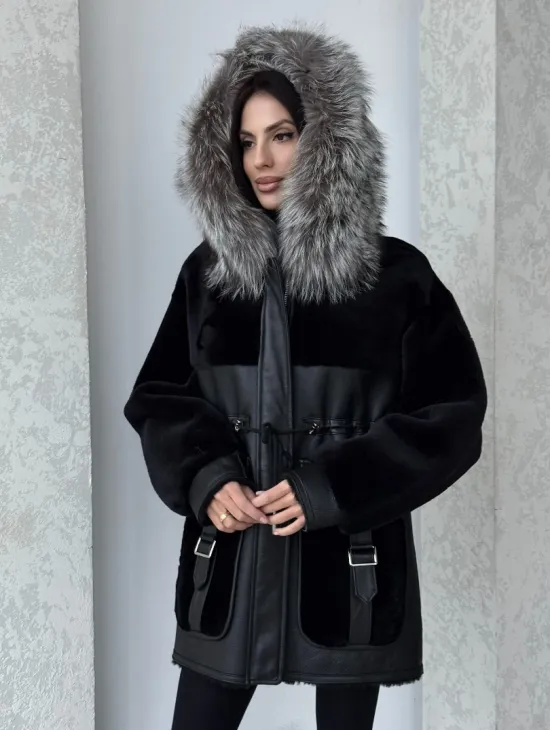 Дубленка женская из овчины на кулиске, капюшон - отделка из чернобурки