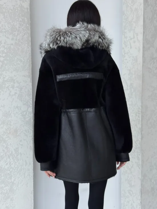 Дубленка женская из овчины на кулиске, капюшон - отделка из чернобурки