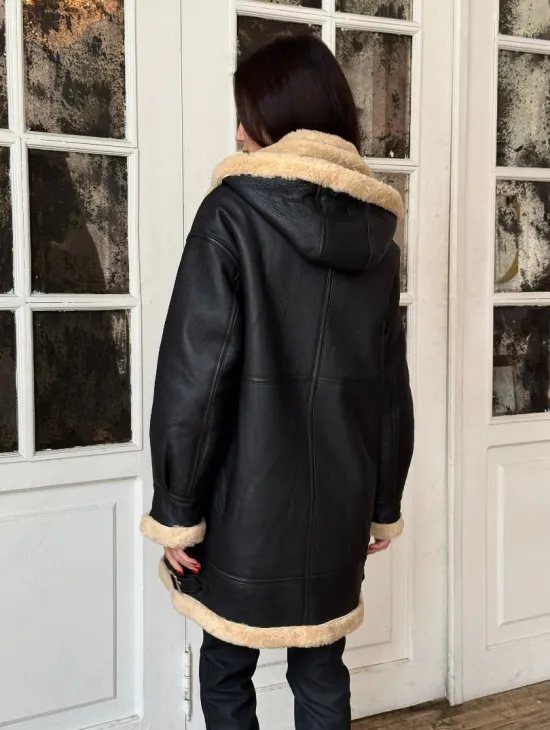 Женская удлиненная дубленка авиатор с отстегивающимся капюшоном