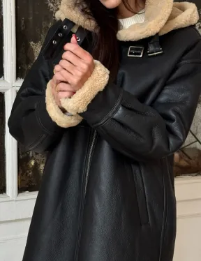 Женская удлиненная дубленка авиатор с отстегивающимся капюшоном