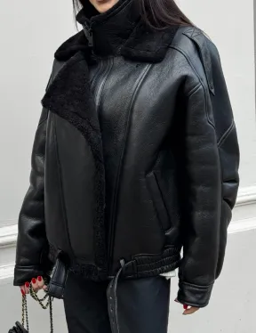 Укороченная женская дубленка - бомбер с двойным воротником