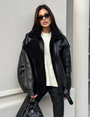 Укороченная женская дубленка - бомбер с двойным воротником