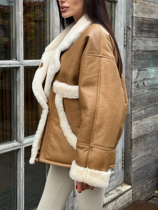 Модная куртка - дубленка в стиле «Oversize» на пуговицах и манжетами на рукавах