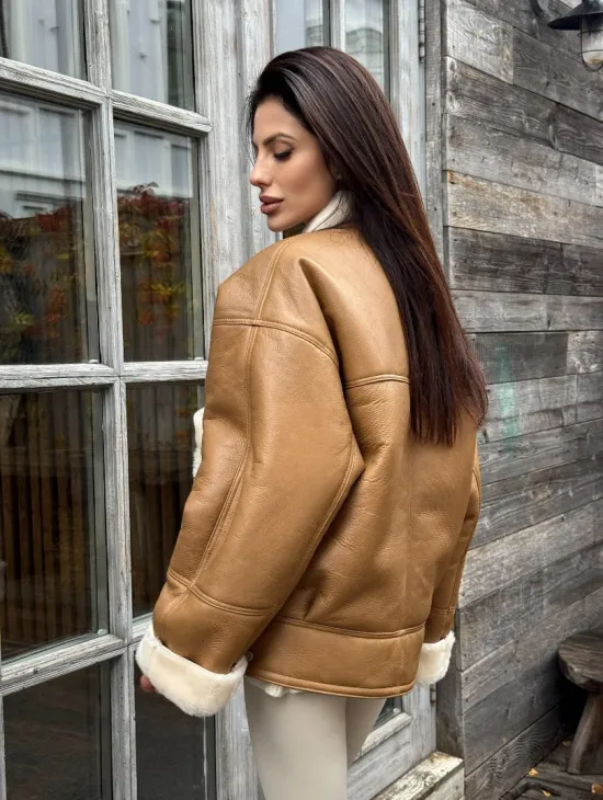 Модная куртка - дубленка в стиле «Oversize» на пуговицах и манжетами на рукавах