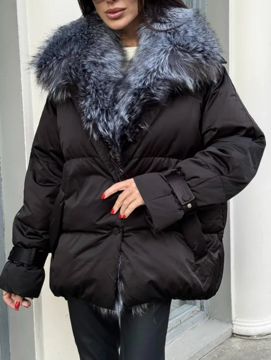 Модный пуховик в стиле Oversize с натуральным мехом чернобурки