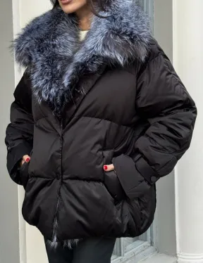 Модный пуховик в стиле Oversize с натуральным мехом чернобурки